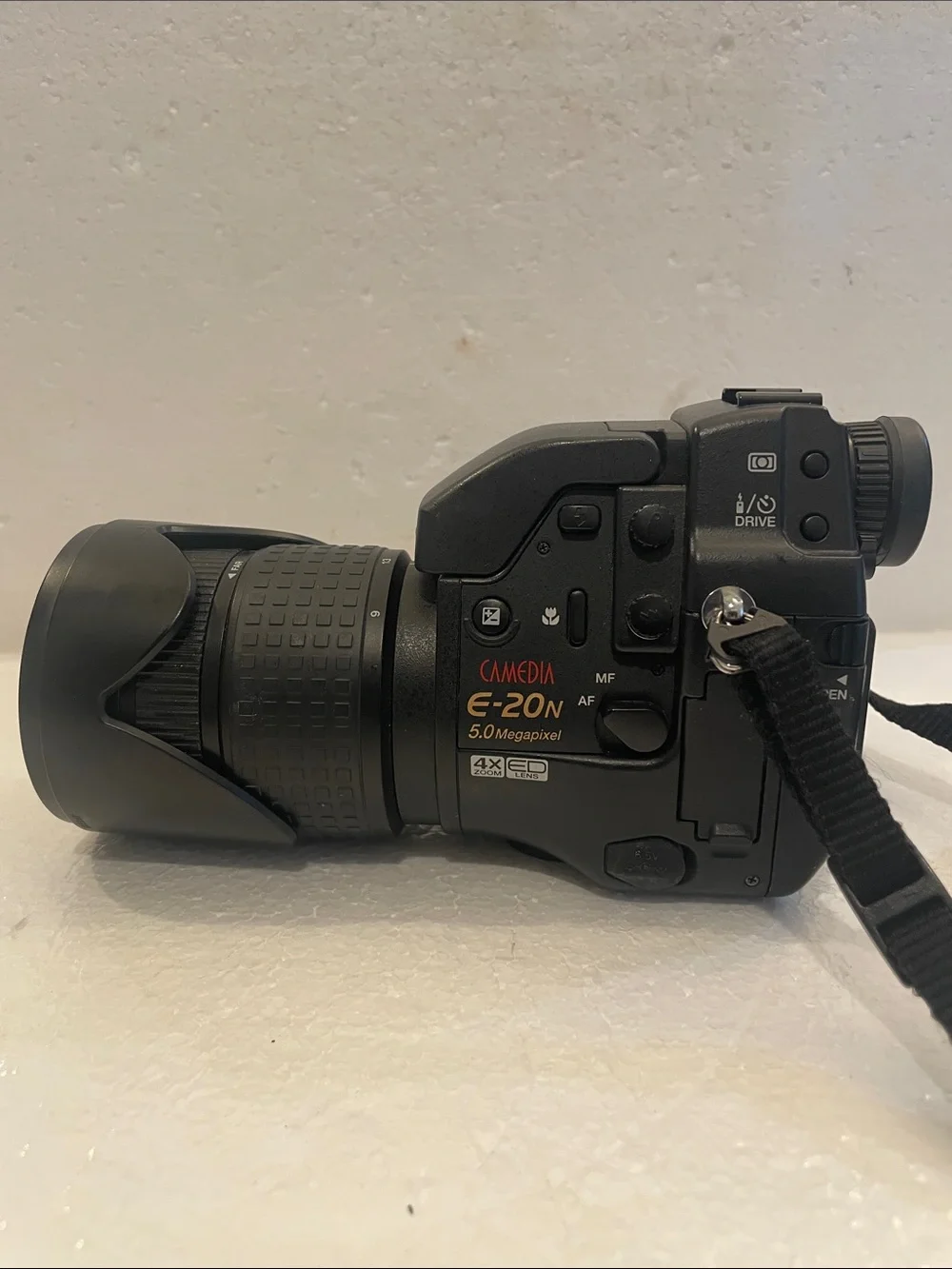 Olympus Camedia E-20N SLR professional 5MP Digital Camera Kit bundle Black mint